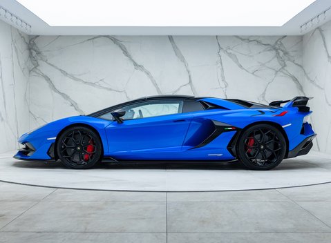 Lamborghini Aventador LP 770-4 SVJ ROADSTER 4