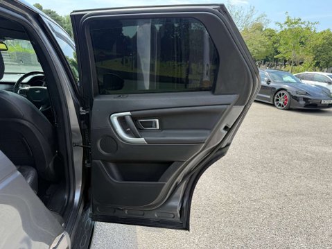 Land Rover Discovery Sport 2.0 Discovery Sport Black HSE TD4 Auto 4WD 5dr 25