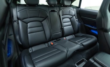 Porsche Taycan Turbo S Sport Turismo 14