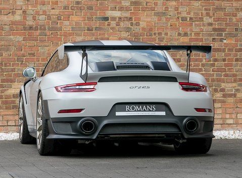 Porsche 911 (991) GT2 RS 3