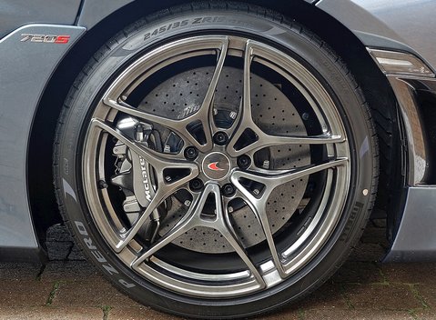 McLaren 720S Luxury 22