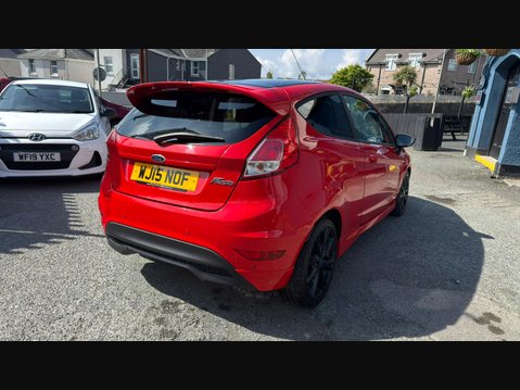 Ford Fiesta ZETEC S RED EDITION 4