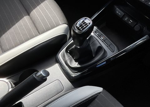 Kia Stonic '3' 1.0 T-GDi 18