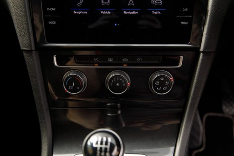 Volkswagen Golf MATCH TSI 30