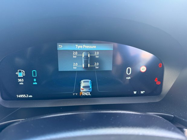 Ford Kuga ST-LINE 27