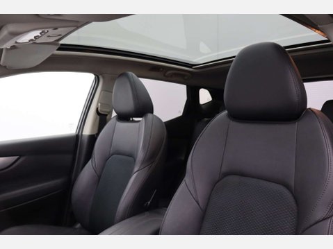 Nissan Qashqai 1.3 Qashqai Tekna DiG-T Semi-Auto 5dr 36
