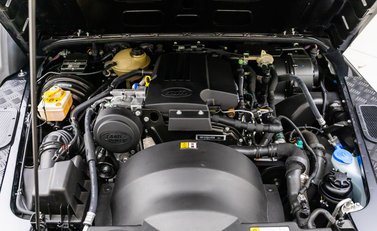 Land Rover Defender 110 XS 32