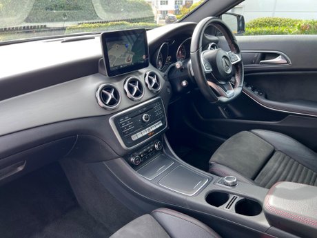 Mercedes-Benz GLA 2.1 GLA220d AMG Line 7G-DCT 4MATIC Euro 6 (s/s) 5dr 32