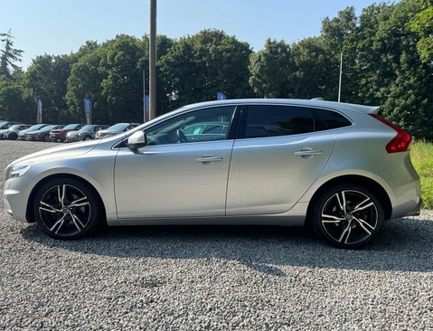Volvo V40 2.0 V40 R-Design Pro D4 5dr 10