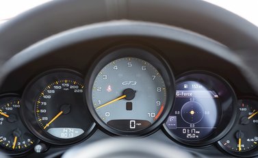 Porsche 911 GT3 Touring 17