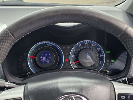 Toyota Auris 1.8 VVT-h T Spirit Hatchback 5dr Petrol Hybrid CVT Euro 5 (s/s) (136 ps) 31