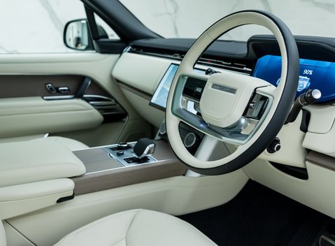 Land Rover Range Rover P510e First Edition 10