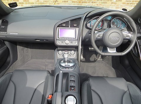Audi R8 V10 Spyder 10