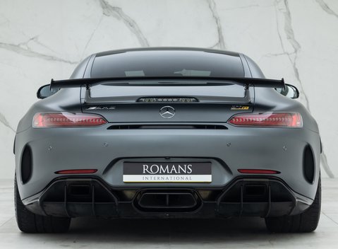 Mercedes-Benz AMG GT R PREMIUM 8