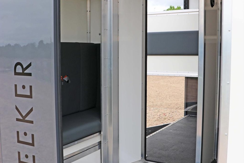 Citroen Relay BRAND NEW DELIVERY MILES 3.5 TON HORSEBOX STALLION BUILD  REAR LARGE BED  28