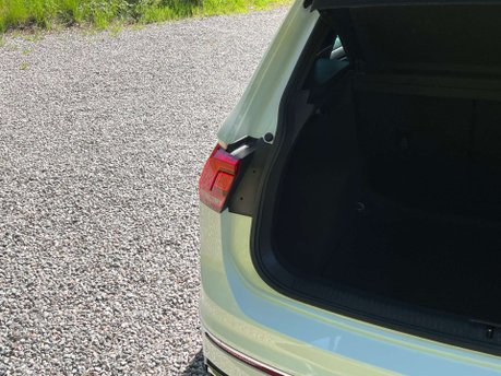 Volkswagen Tiguan 1.5 Tiguan R-Line TSi Semi-Auto 5dr 49
