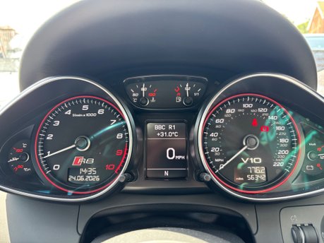 Audi R8 .2 FSI V10 Coupe 2dr Petrol S Tronic quattro Euro 5 (525 ps) 33