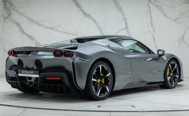 Ferrari SF90 SPIDER 9
