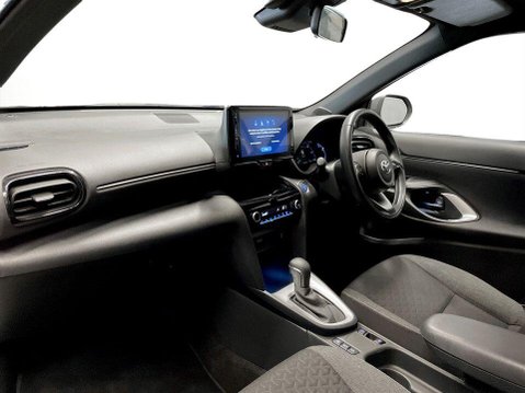 Toyota Yaris Cross 1.5 VVT-h Design SUV 5dr Petrol Hybrid E-CVT Euro 6 (s/s) (116 ps) Parking 15