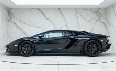 Lamborghini Aventador S LP 740-4 3
