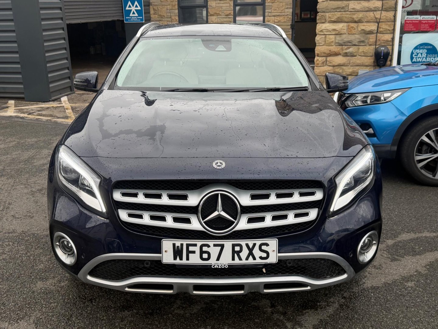 2017 Mercedes-Benz GLA — image 2
