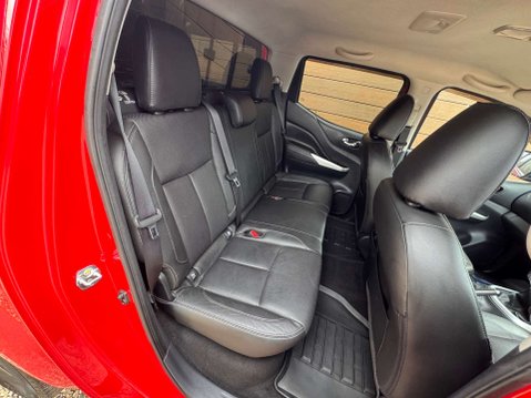 Nissan Navara 2.3 Navara Tekna dCi 4WD 5dr 23