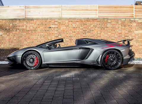 Lamborghini Aventador SV LP 750-4 Roadster 35