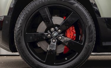 Land Rover Defender 110 X P400 10