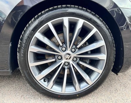 Skoda Superb 2.0 Superb Laurin & Klement Enterprise TSi Semi-Auto 5dr 15