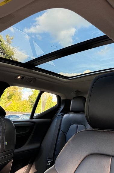 Volvo XC40 B4 INSCRIPTION PRO AWD MHEV - ONE OWNER - PAN ROOF - APPLE CARPLAY  