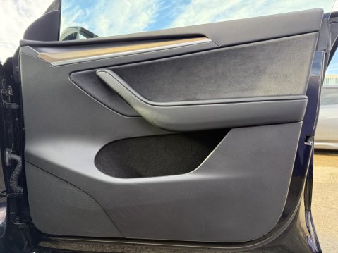 Tesla Model Y (Dual Motor) Long Range SUV 5dr Electric Auto 4WDE (384 bhp) 33