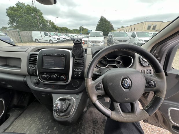 Renault Trafic LWB L2H1 Low Roof Sport 296 Air Con Nav Sensors EU 47