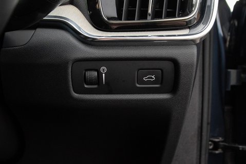 Volvo V60 D3 INSCRIPTION PRO 17