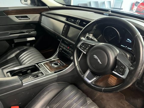 Jaguar XF 2.0d Portfolio Sportbrake Auto Euro 6 (s/s) 5dr 35
