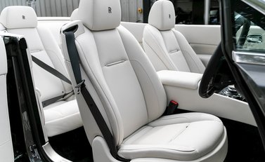 Rolls-Royce Dawn 14
