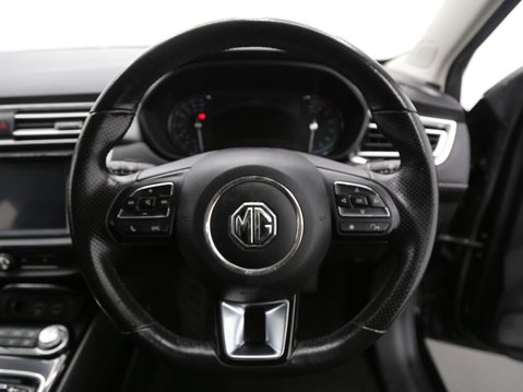 MG MG5 52.5kWh Excite Auto 5dr 10