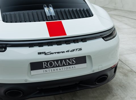 Porsche 911 Carrera 4 GTS (992) 33