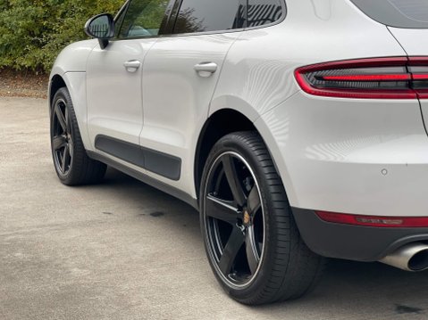 Porsche Macan 3.0 TD V6 S PDK 4WD Euro 6 (s/s) 5dr 20