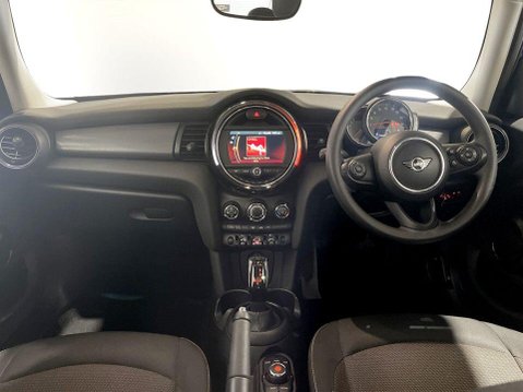 Mini Hatch 1.5 Cooper Classic Hatchback 5dr Petrol Steptronic Euro 6 (s/s) (136 ps) Ai 18