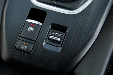 Nissan Qashqai DIG-T N-CONNECTA MHEV 32