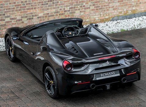 Ferrari 488 Spider 11