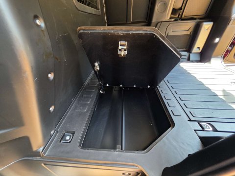 Land Rover Defender 3.0 Defender Hard Top S D MHEV Auto 4WD 5dr 14