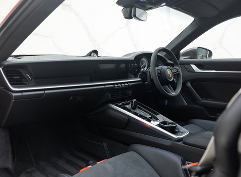 Porsche 911 Turbo S (992) Lightweight 19