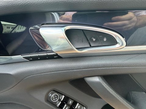 Porsche Panamera 3.0D V6 TiptronicS Euro 5 (s/s) 5dr 58