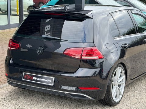Volkswagen Golf 2.0 Golf SE Nav TDI BlueMotion Technology 5dr 8