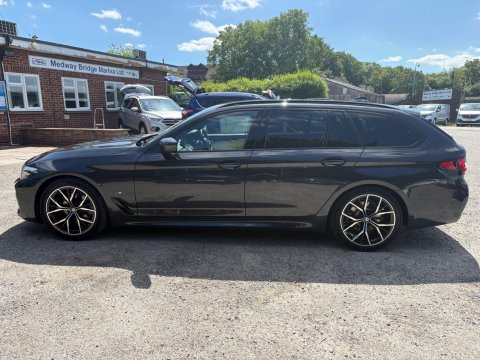 BMW 5 Series 520D M SPORT TOURING MHEV 11