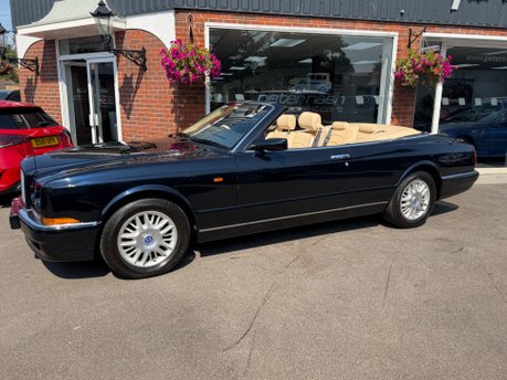 Bentley Azure 6.8 Convertible 2dr Petrol Automatic (422 g/km, 385 bhp) 11