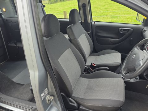 Vauxhall Combo TOUR ESSENTIA CDTI 17