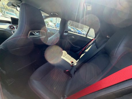 Mercedes-Benz CLA Class CLA 250 4MATIC AMG 10
