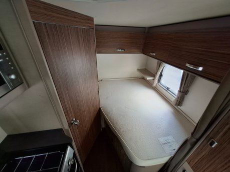 Swift Edge 464 2020 13